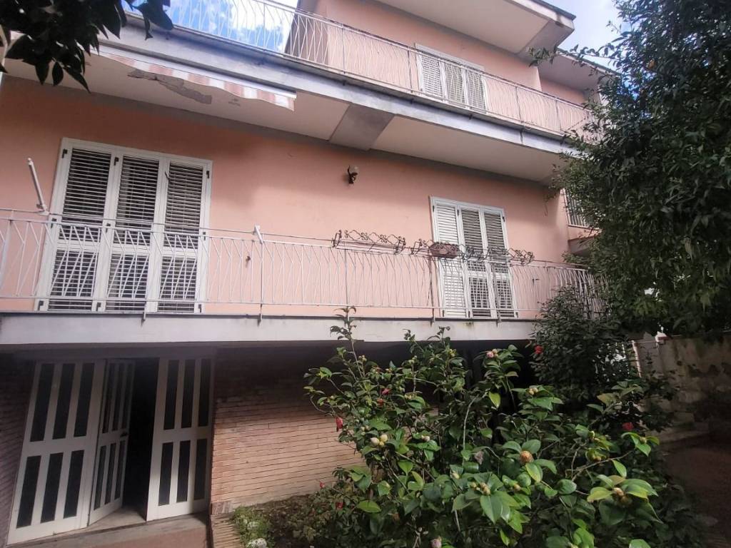 Villa a Caserta in Via Giorgio Perlasca - Foto 4