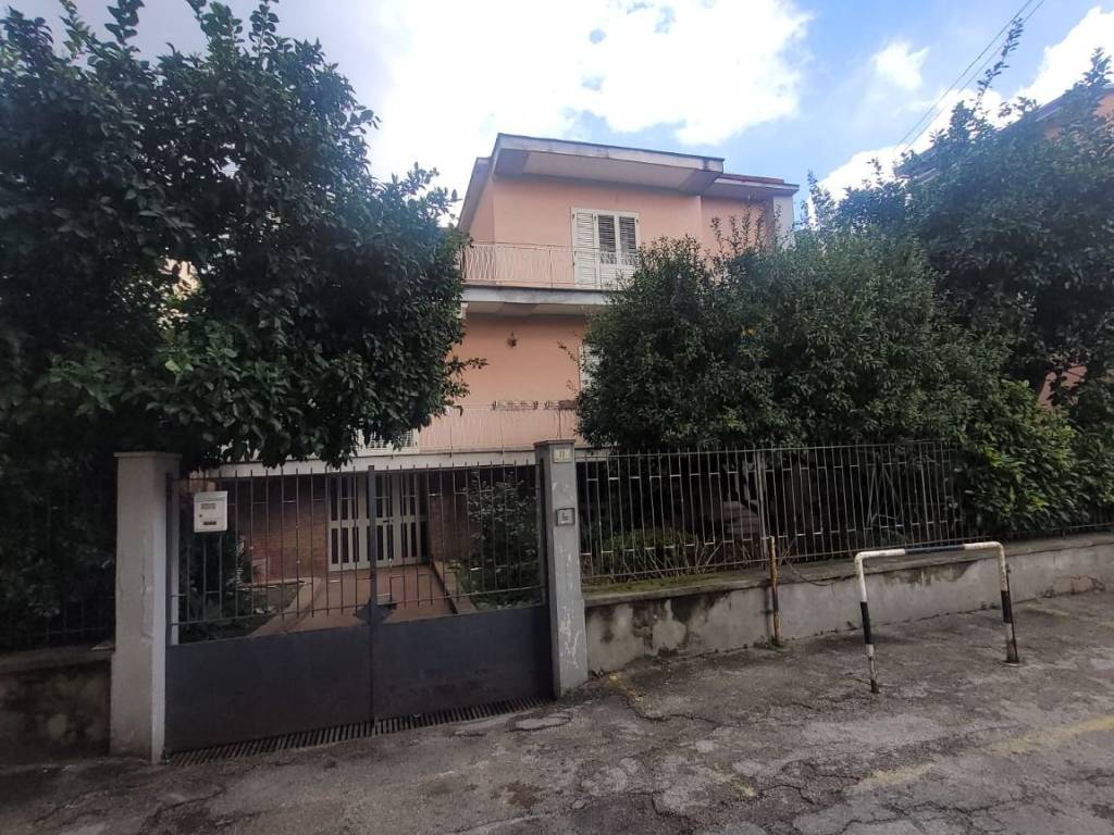 Villa a Caserta in Via Giorgio Perlasca - Foto 5