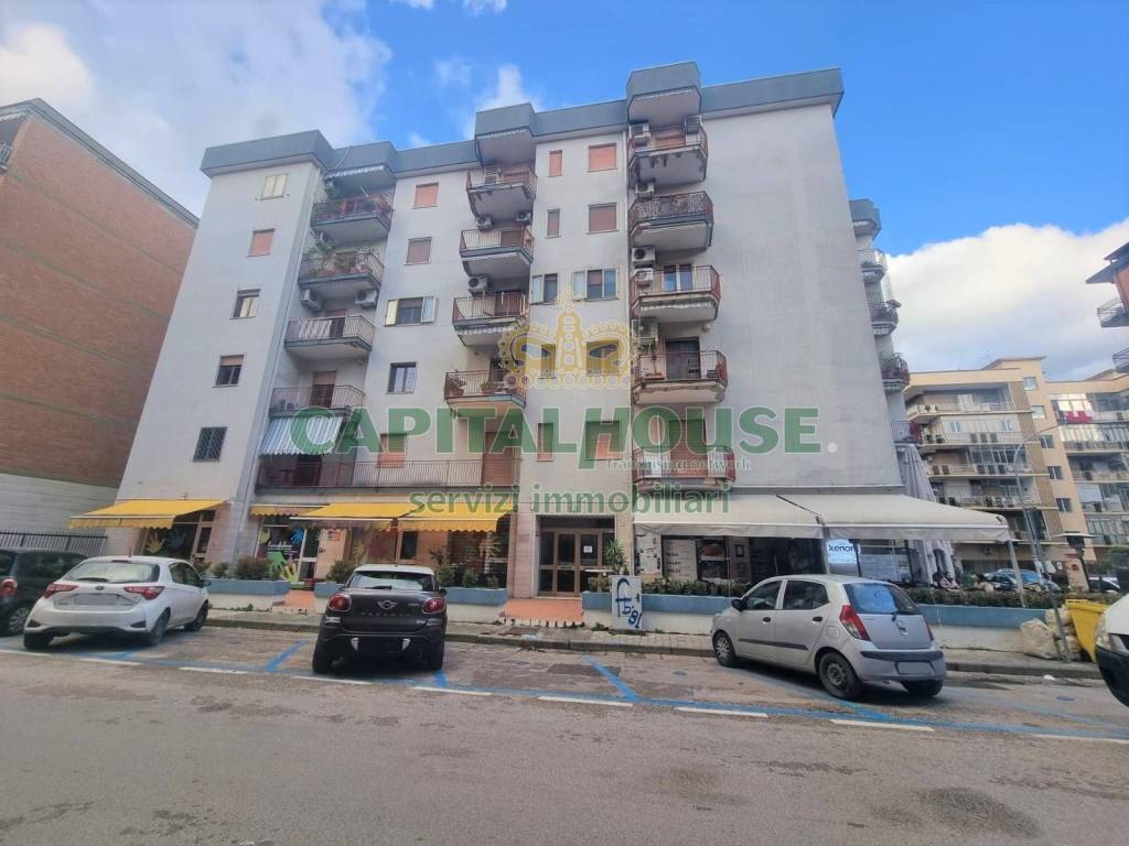 Appartamento a Caserta in Via Alessandro De Franciscis, 50 - Foto 2