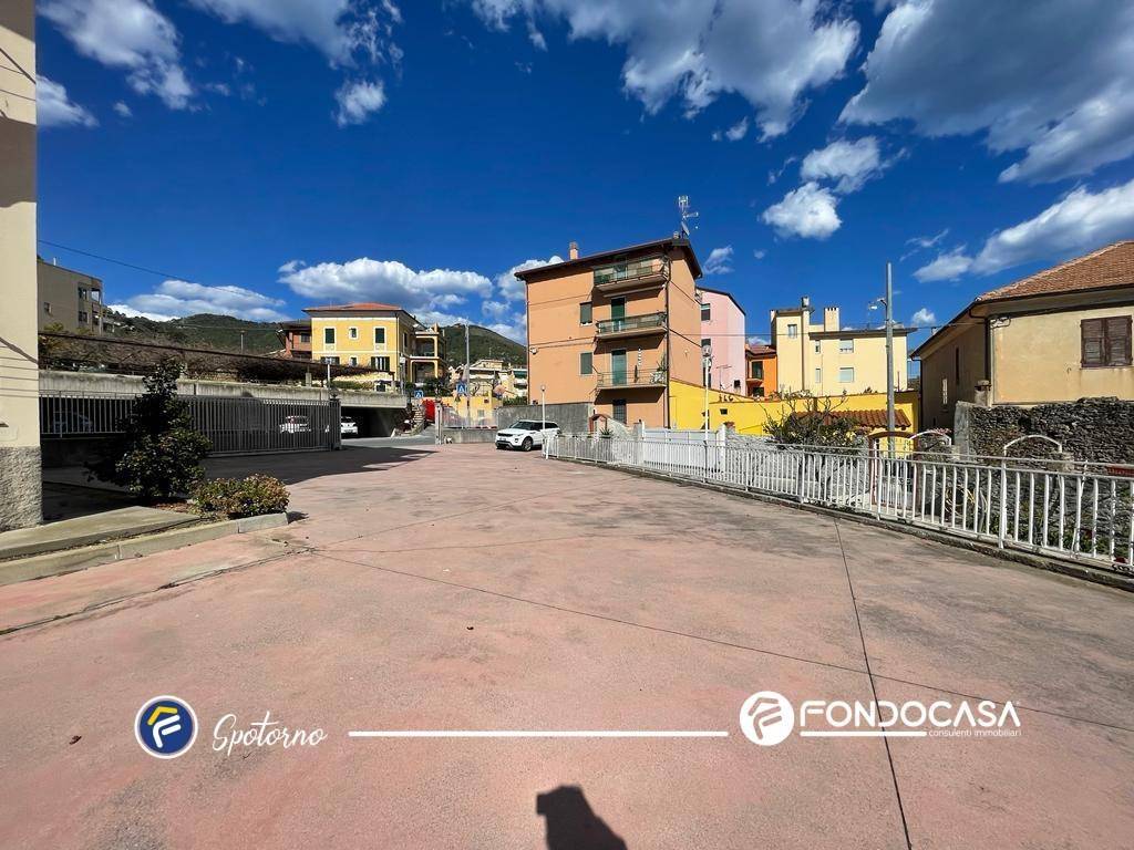 Villa a Spotorno in Via Giuseppe Verdi - Foto 4