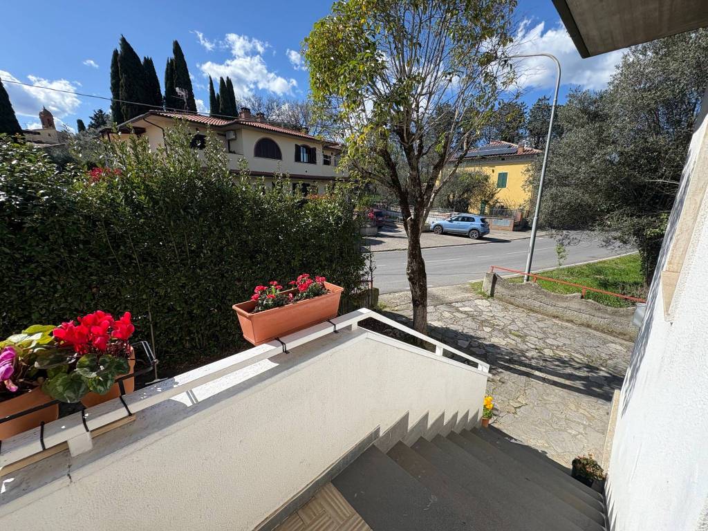 Casa indipendente a Castiglione del lago in Via del Giglio - Foto 3