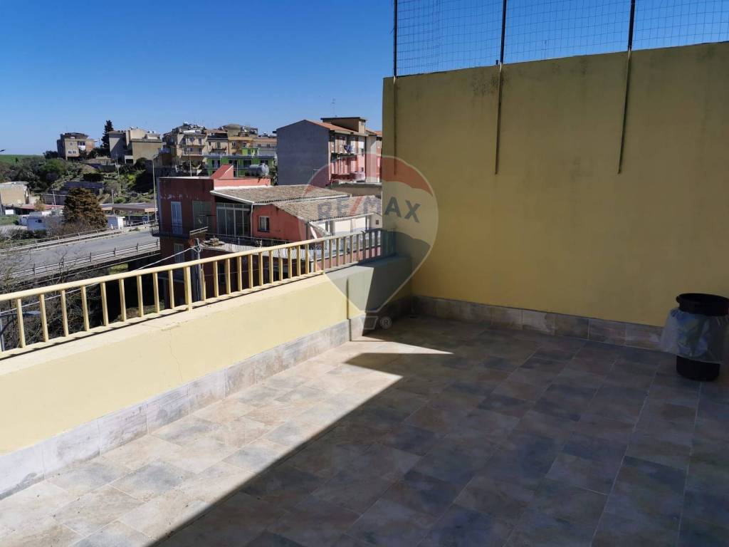 Appartamento a Caltagirone in Via Giorgio Arcoleo, 102 - Foto 3