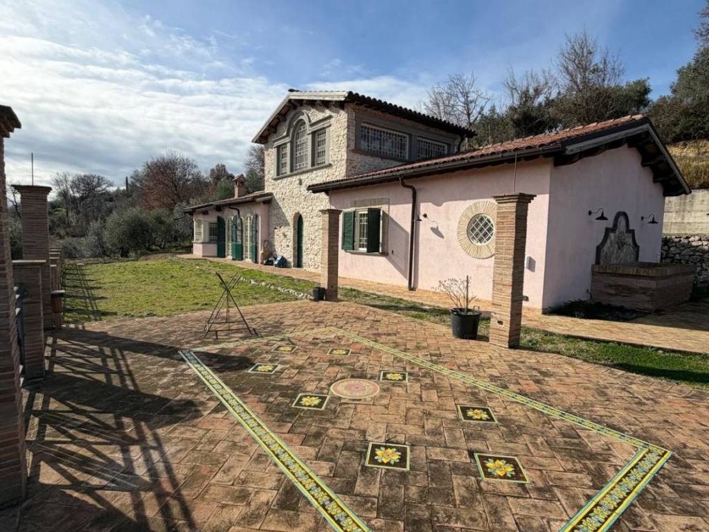 Villa a Montopoli di sabina in Via Caprareccia - Foto 2