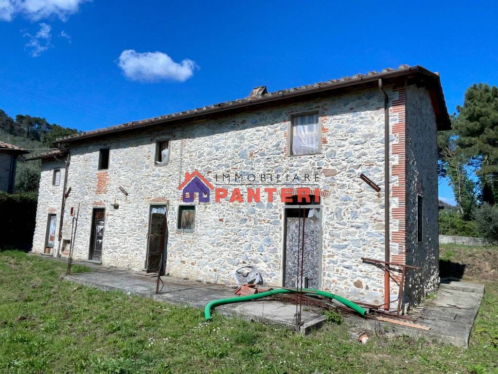 Rustico / casale a Montecatini-terme in Via dei Colli, 43 - Foto 2