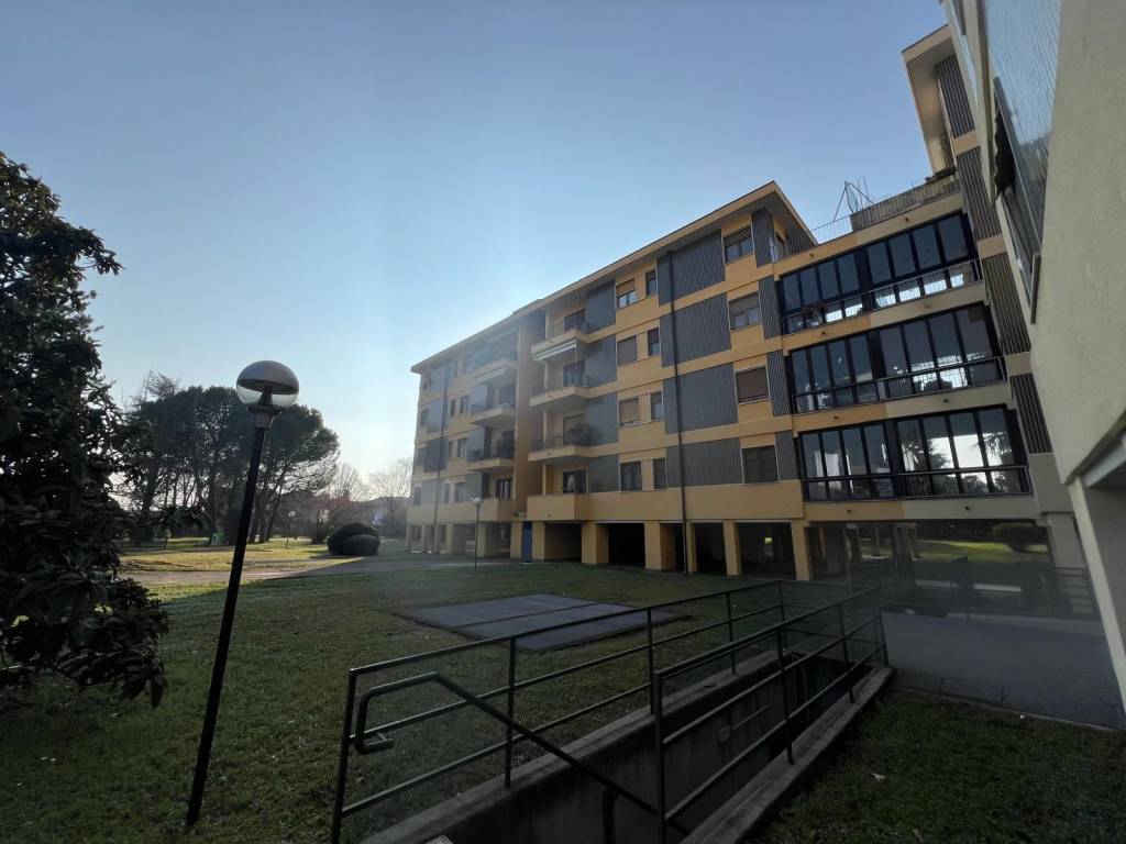 Appartamento a Saronno in Via Giuseppe Frua, 77 - Foto 3
