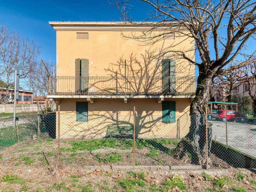 Villa a Budrio in Via Martiri Antifascisti, 87 - Foto 2