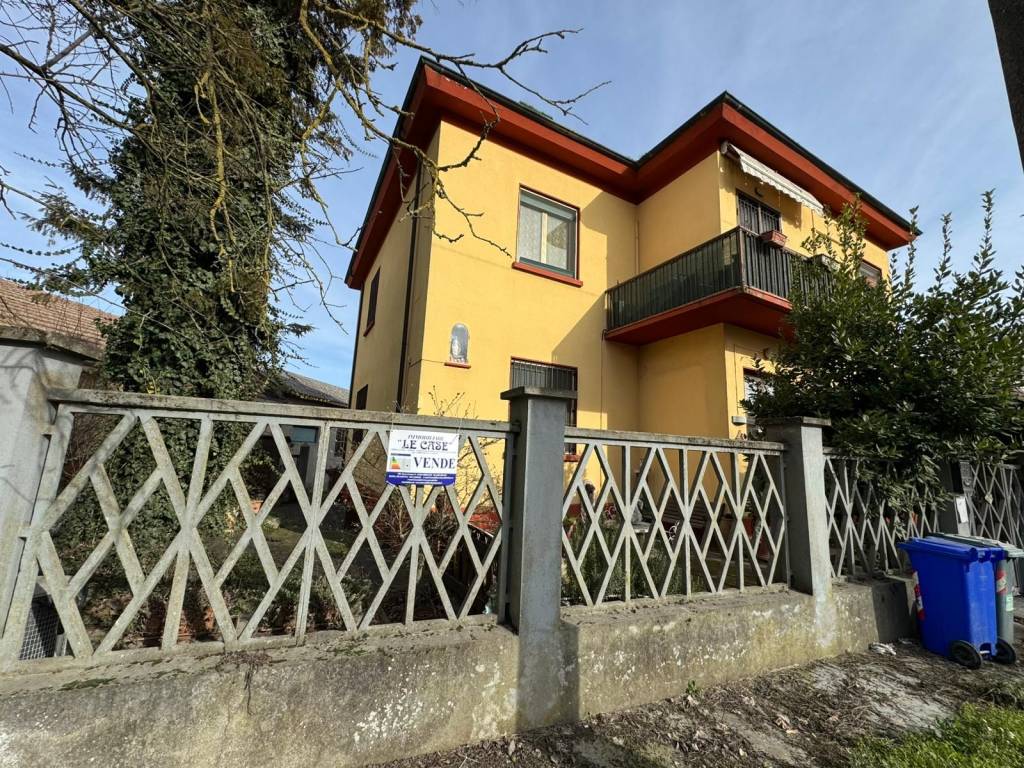 Villa a Mede in Viale Ferdinando Bialetti, 1 - Foto 2