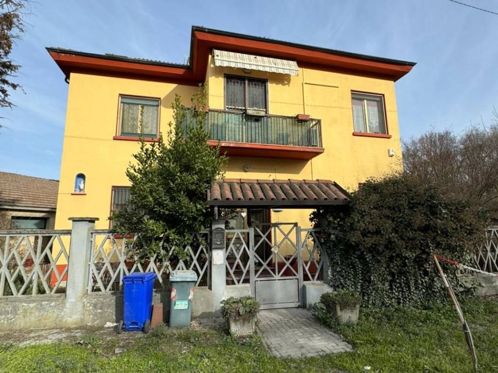 Villa a Mede in Viale Ferdinando Bialetti, 1 - Foto 4
