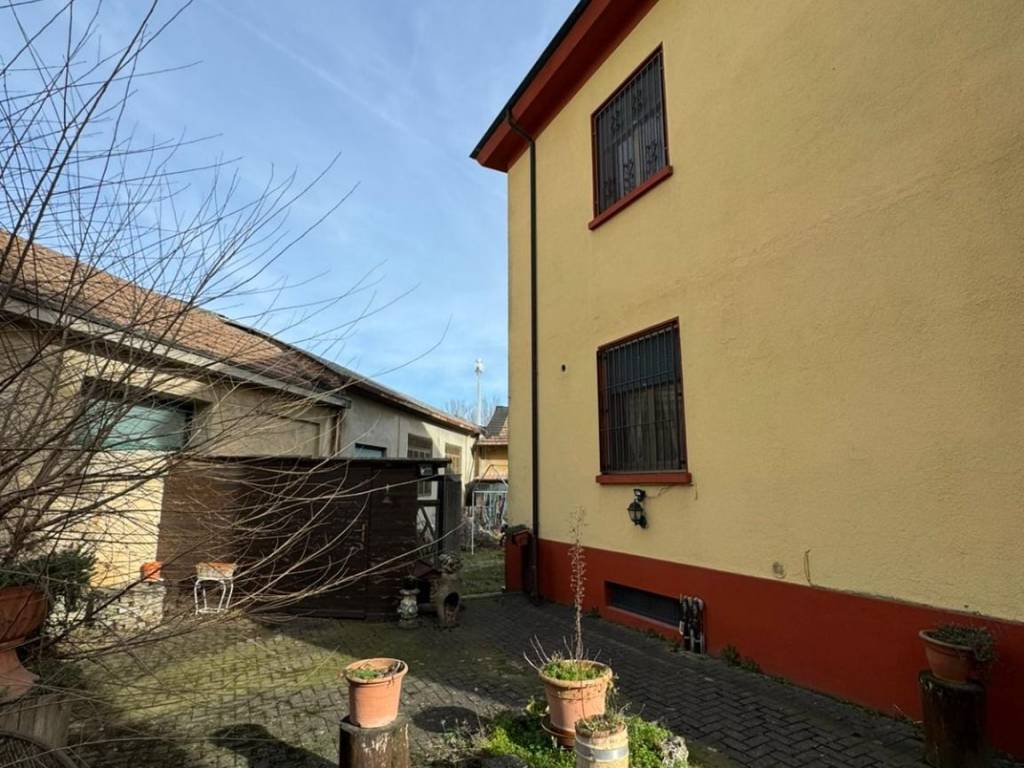 Villa a Mede in Viale Ferdinando Bialetti, 1 - Foto 5