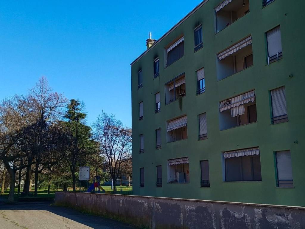 Appartamento a Bareggio in Via 1 Maggio, 10 - Foto 4