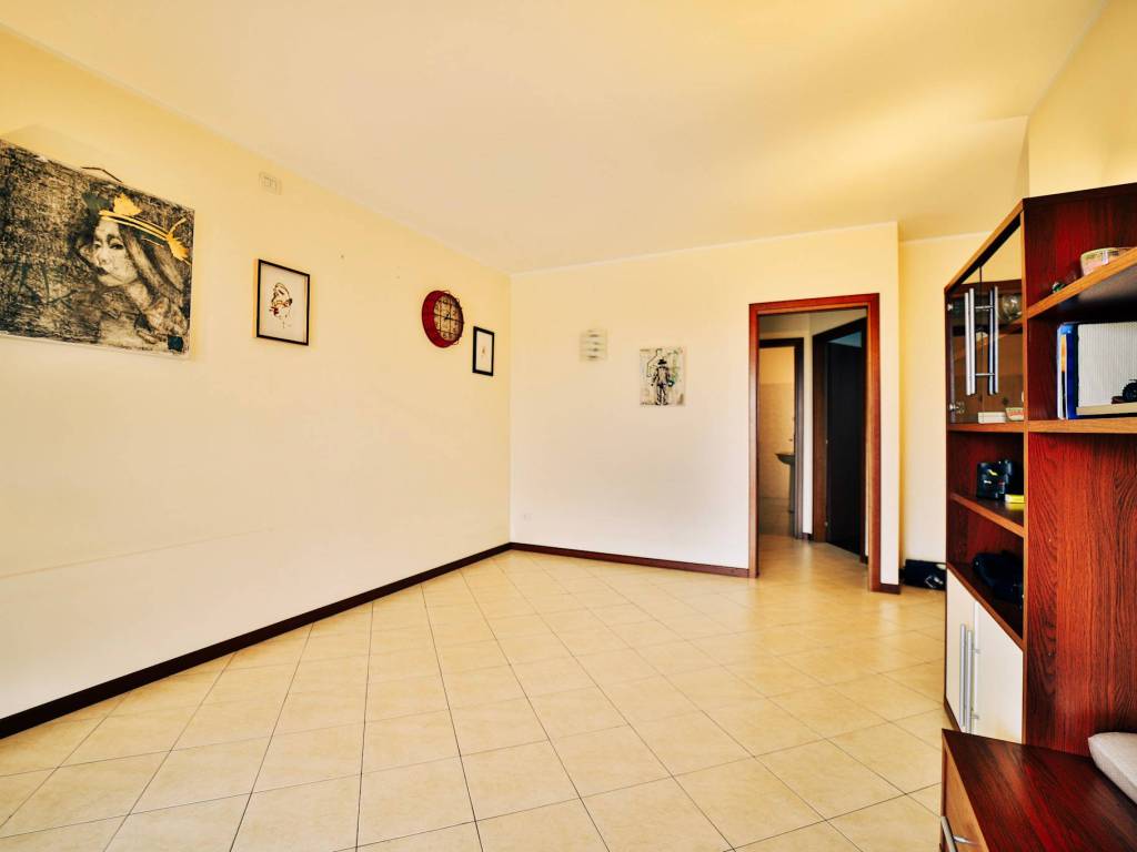 Appartamento a Agrate brianza in Via Sandro Pertini - Foto 3