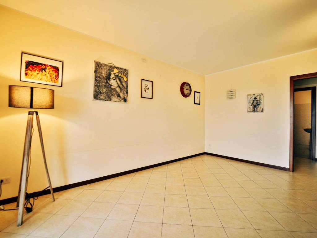 Appartamento a Agrate brianza in Via Sandro Pertini - Foto 4