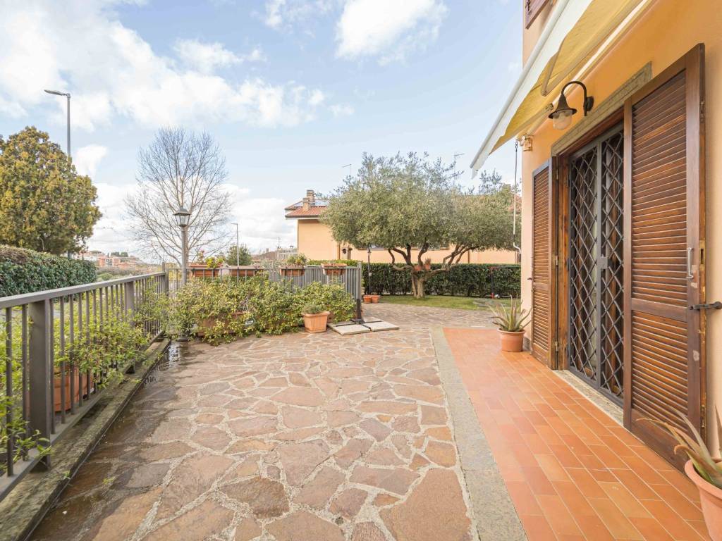 Villa a Monte porzio catone in Via Enrico Fermi, 33 - Foto 2