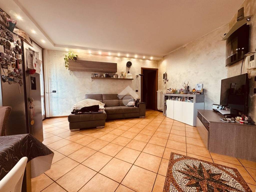 Appartamento a Casatenovo in Via Don Carlo Gnocchi, 2 - Foto 4