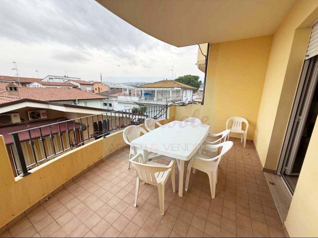 Appartamento a Tortoreto in Via Edmondo De Amicis - Foto 2