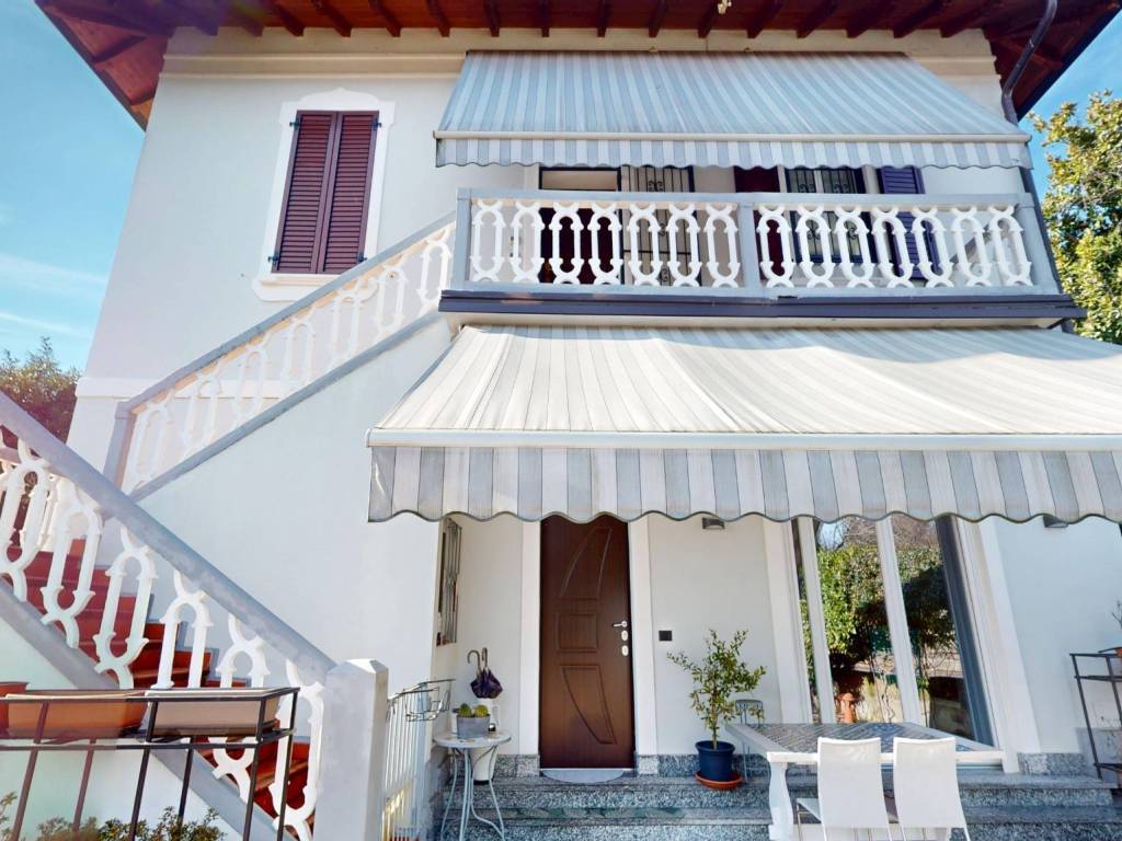 Villa a Castano primo in Via Rogorini, 2 - Foto 2