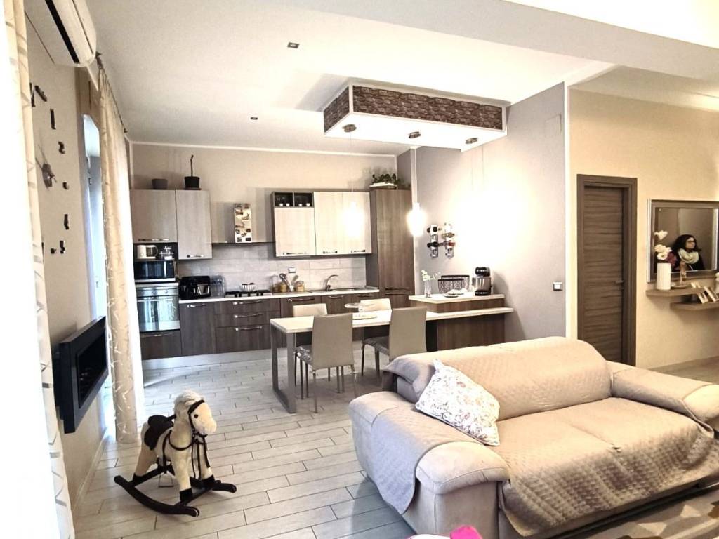 Appartamento a Caltanissetta in Via Napoleone Colajanni, 312 - Foto 2