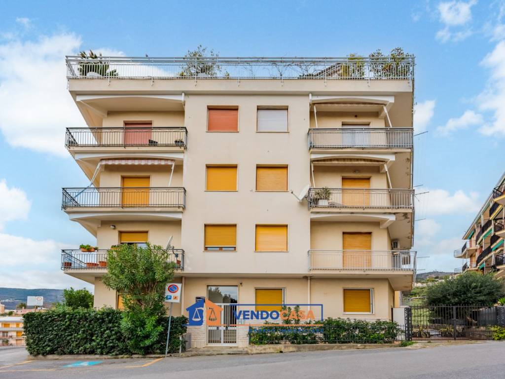 Appartamento a Spotorno in Via Laiolo, 30 - Foto 2