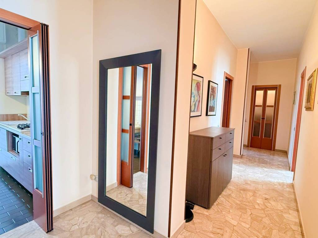 Appartamento a Seregno in Via Molise, 11 - Foto 2