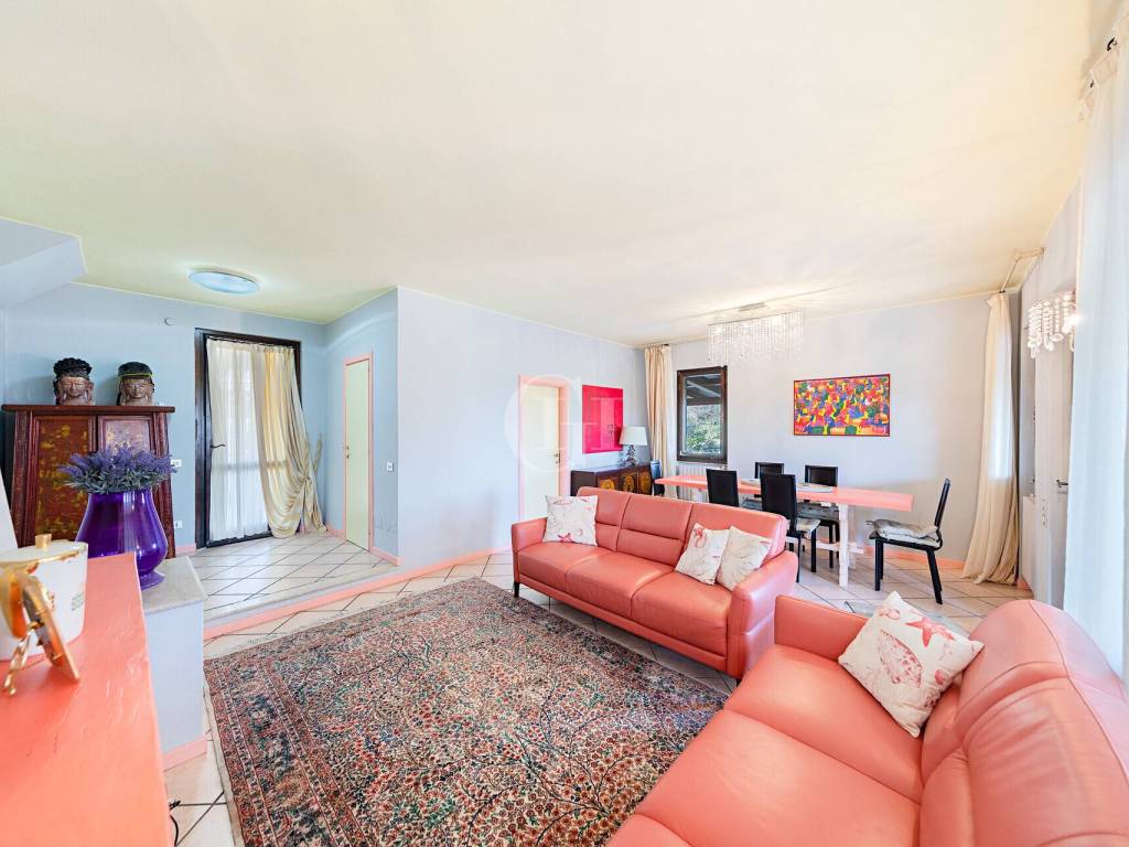 Villa a Manerba del garda in Via Giuseppe Ungaretti, 16 - Foto 3