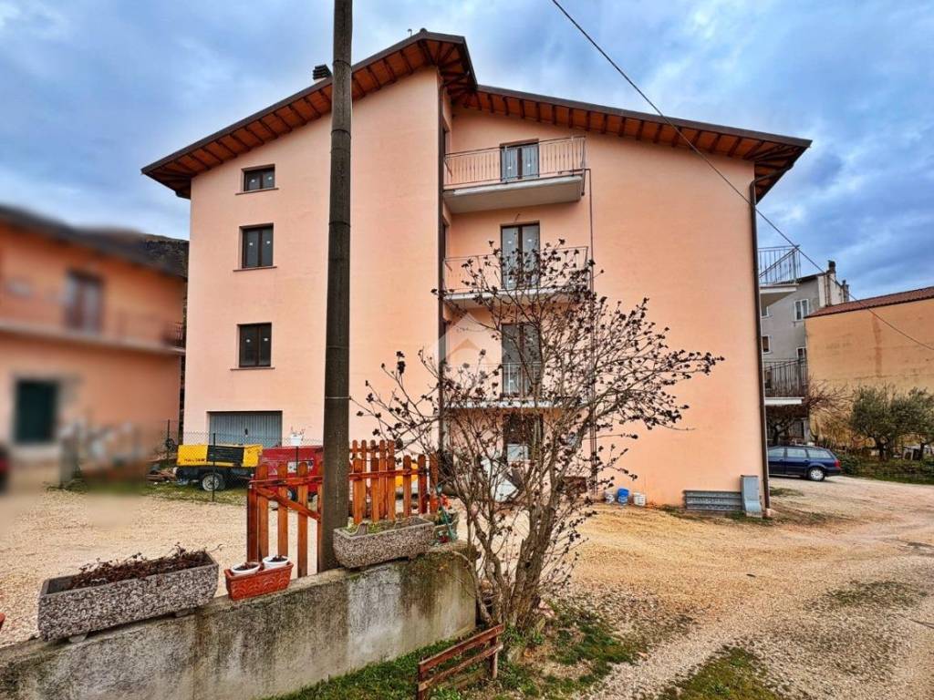 Appartamento a Gualdo tadino in Vicolo Capezza, 18 - Foto 2
