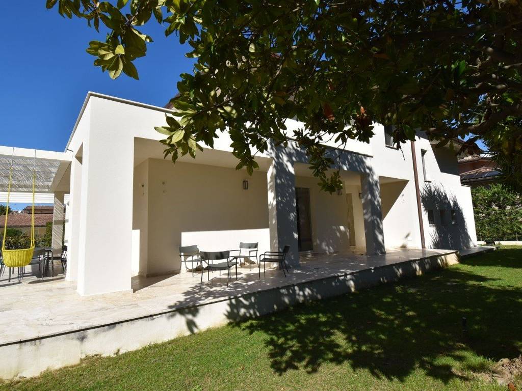 Villa a Forte dei marmi in Via Donatello, 10 - Foto 3