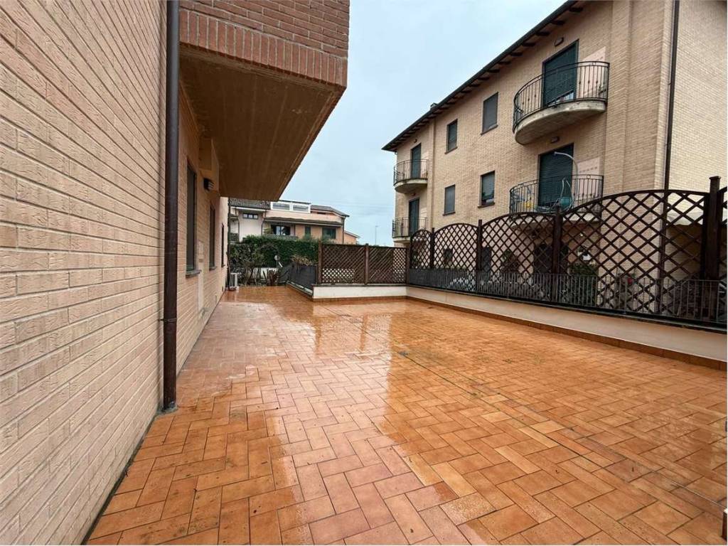 Appartamento a Bastia umbra in Via Praga - Foto 2