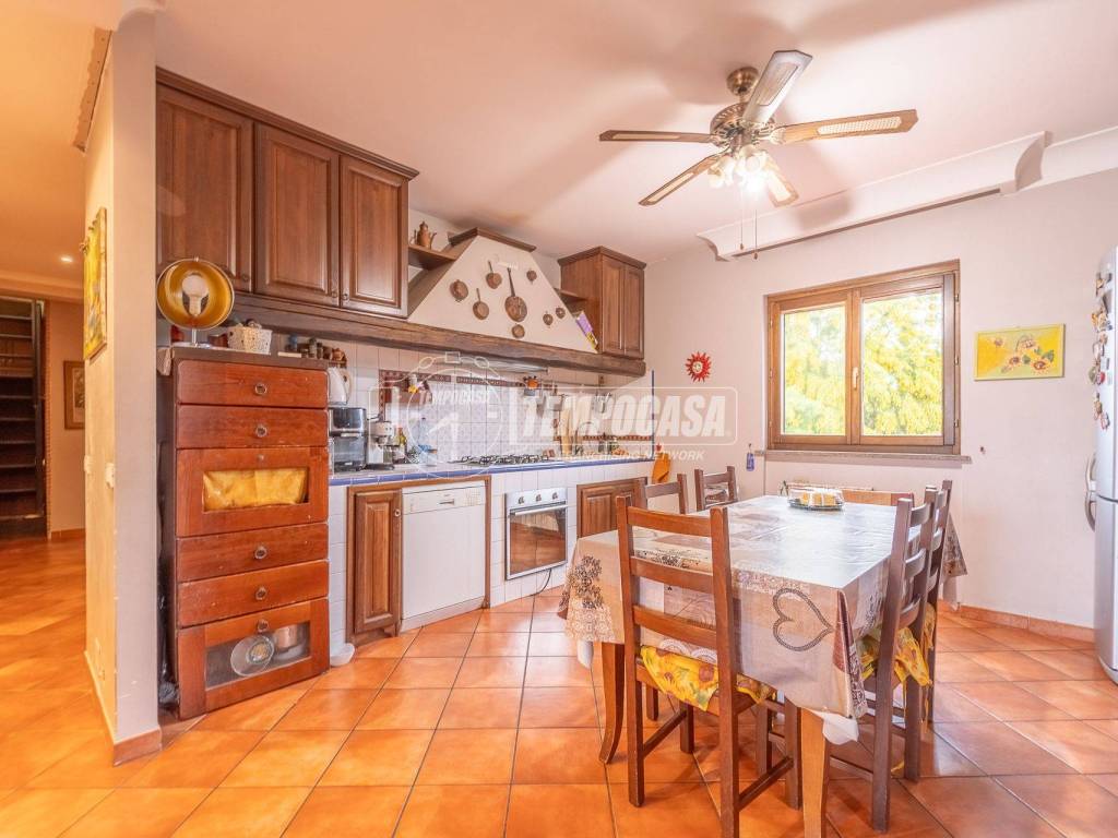 Villa a Ladispoli in Via Mosca 62 - Foto 5