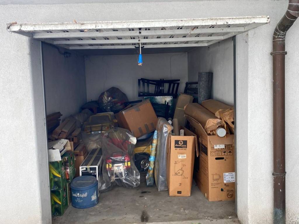 Box / garage a Rho in Via Alessandro Volta, 8 - Foto 2