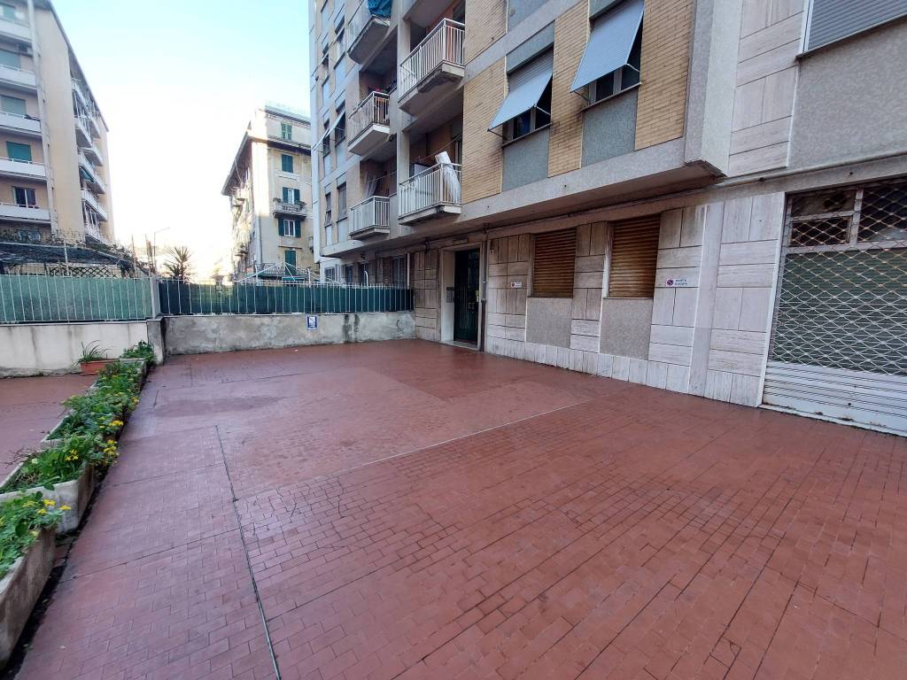 Appartamento a Genova in Via Paverano, 23 - Foto 2