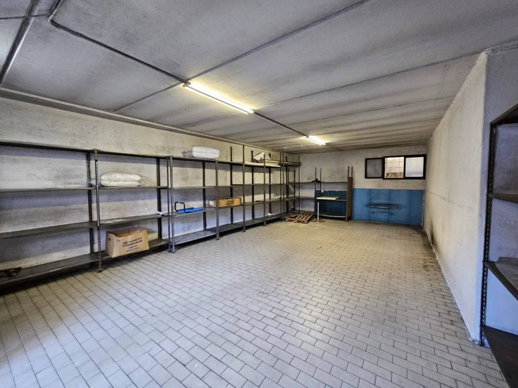 Box / garage a Senago in Via Verona, 11 - Foto 2