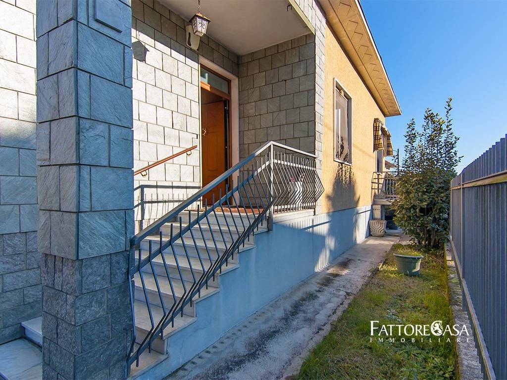 Villa a Limbiate in Via Ildebrando Pizzetti, 13 - Foto 3