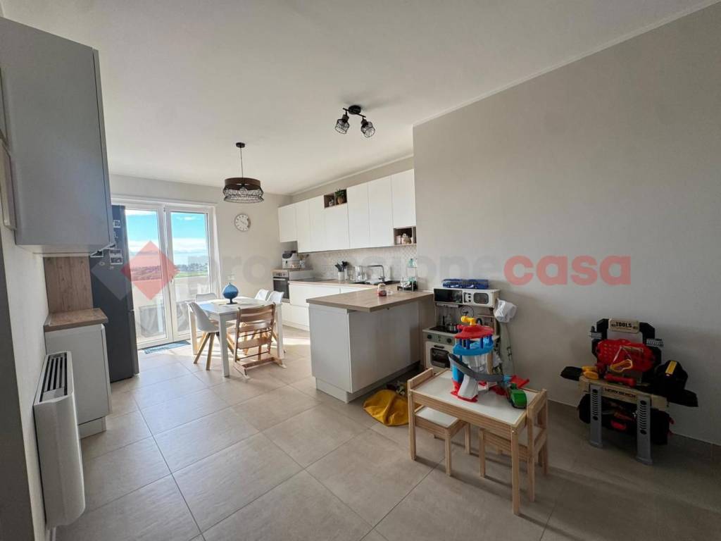 Appartamento a Pulsano in VIA ARNO, 79 - Foto 2