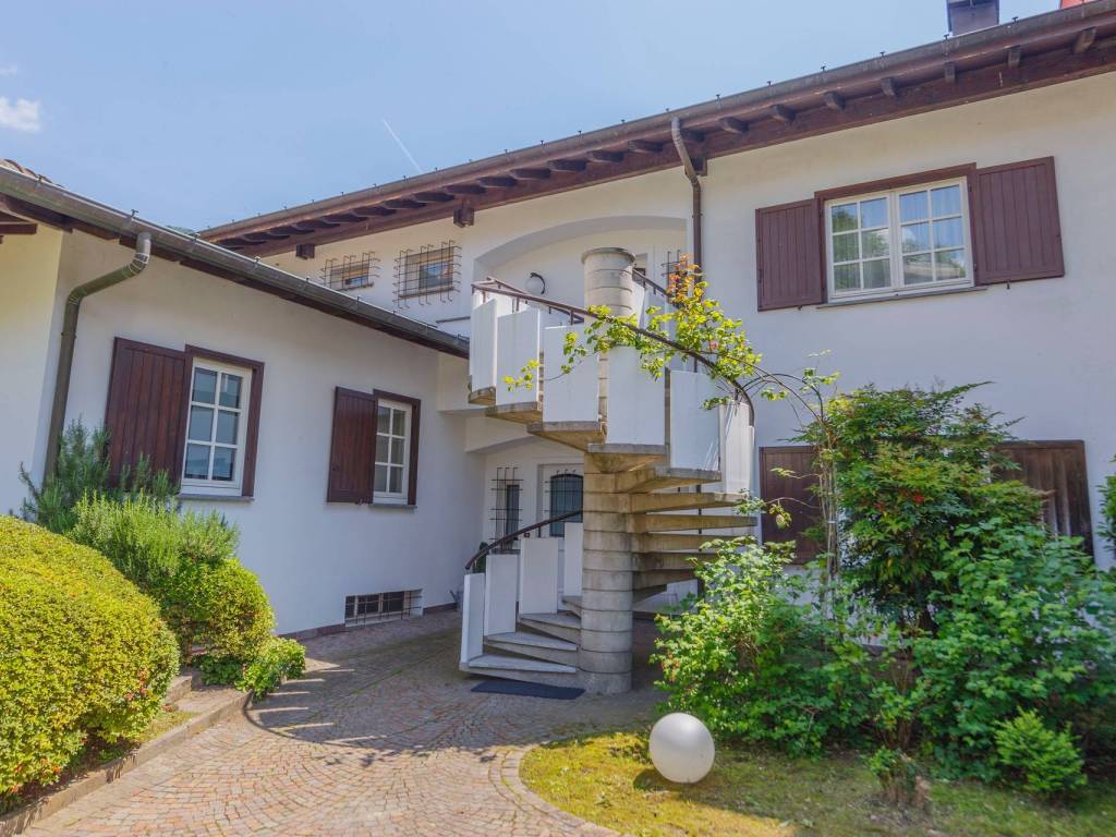 Appartamento a Omegna in Via Curotti, 1 - Foto 2