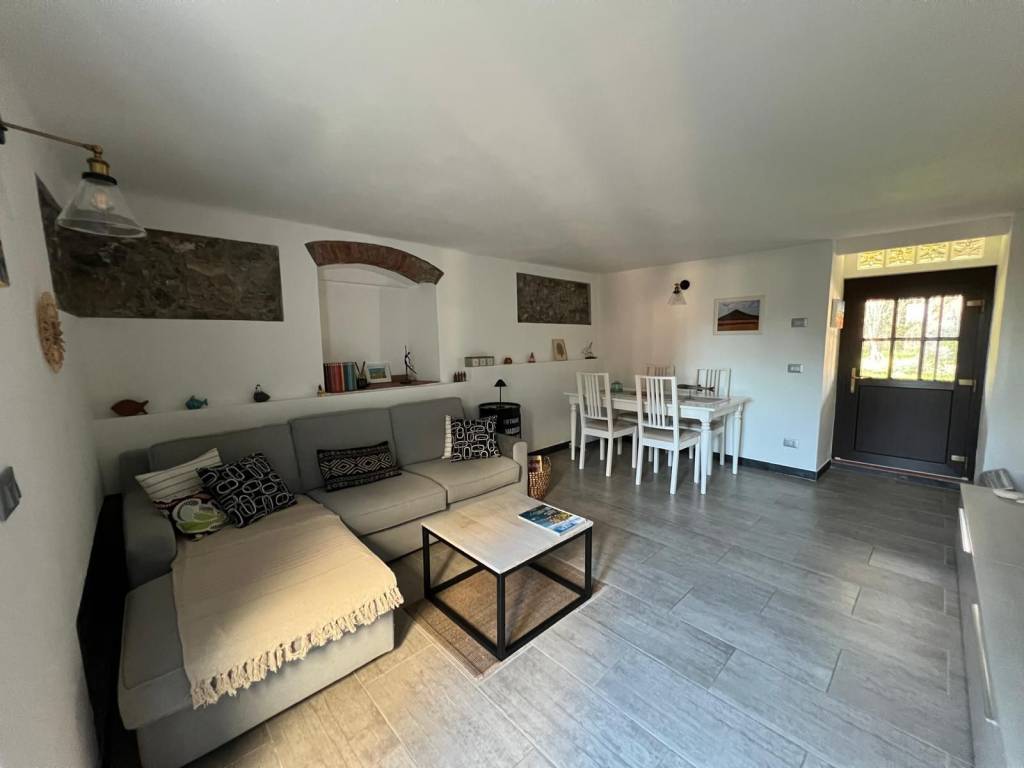 Villa a Castelnuovo magra in Via Canale, 193 - Foto 2