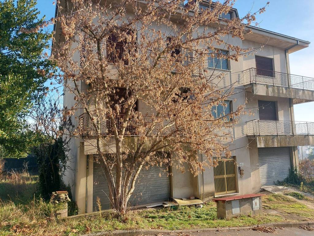 Appartamento a Trecastelli in Via 2 Giugno - Foto 2