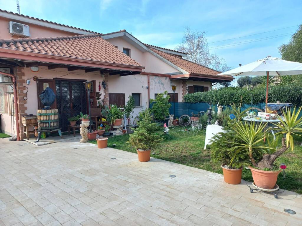 Villa a Guidonia montecelio in Via Pisoniano - Foto 2