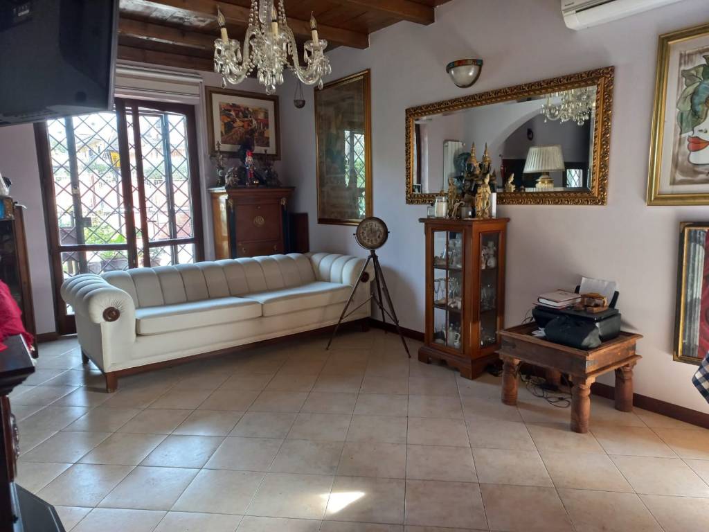 Villa a Guidonia montecelio in Via Pisoniano - Foto 4