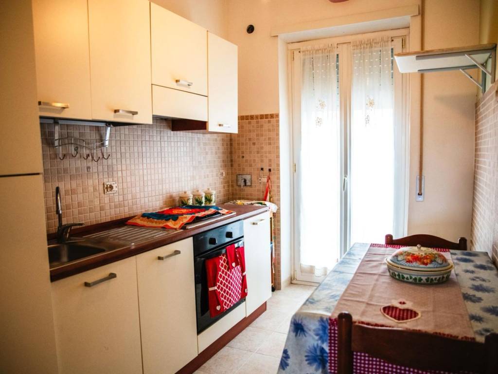 Appartamento a Pomezia in Via Germania - Foto 2