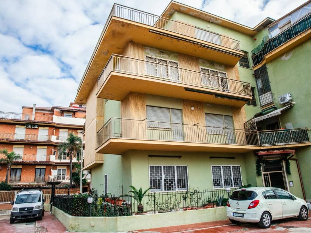 Appartamento a Pomezia in Via Germania - Foto 4