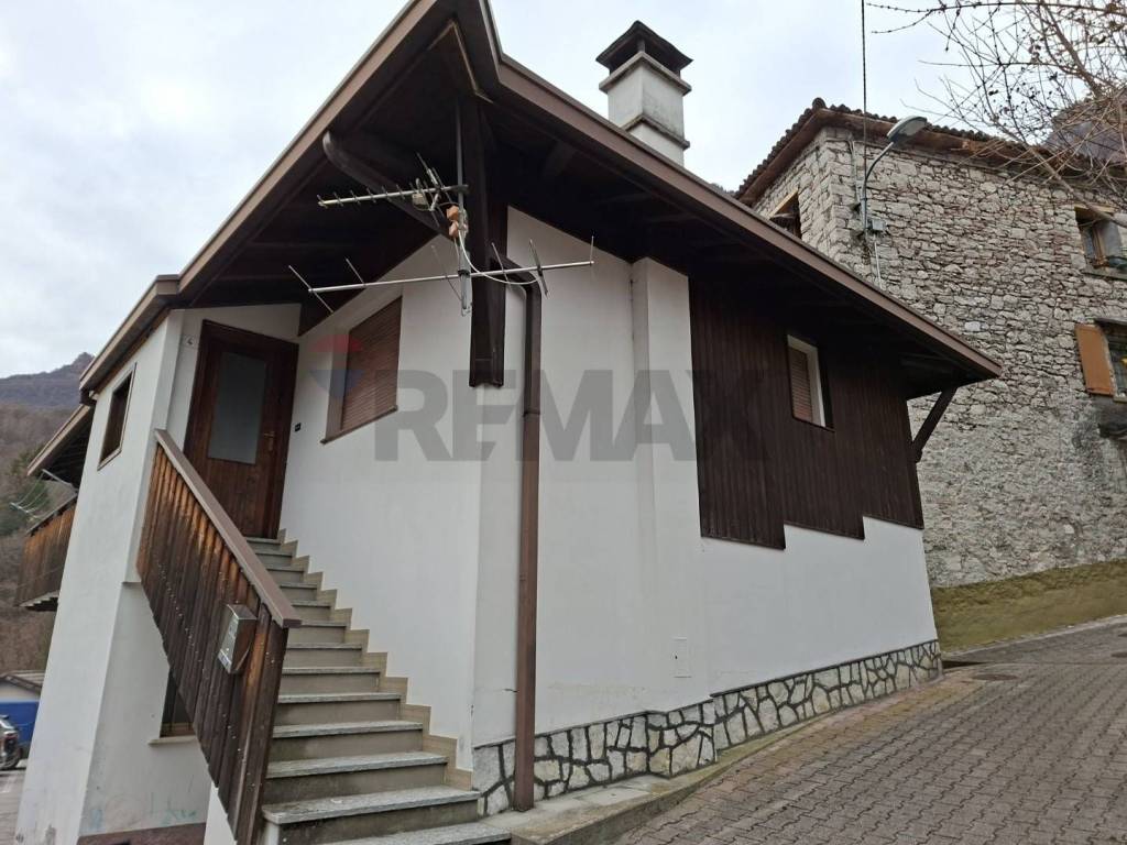Casa indipendente a Longarone in via 12 marzo, 5 - Foto 4
