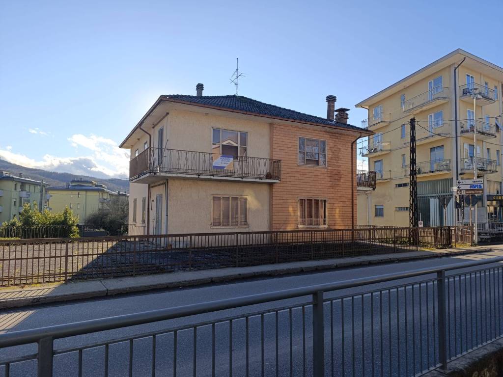 Villa a Borgo val di taro in Via Tullio Maestri, 1 - Foto 2