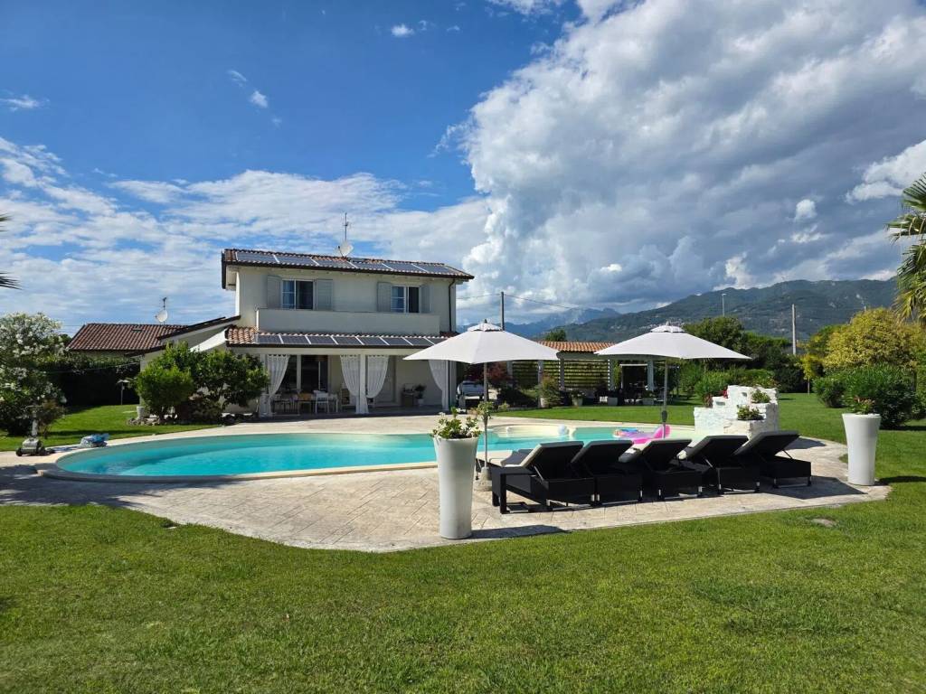 Villa a Camaiore in Via Della Carraia - Foto 3