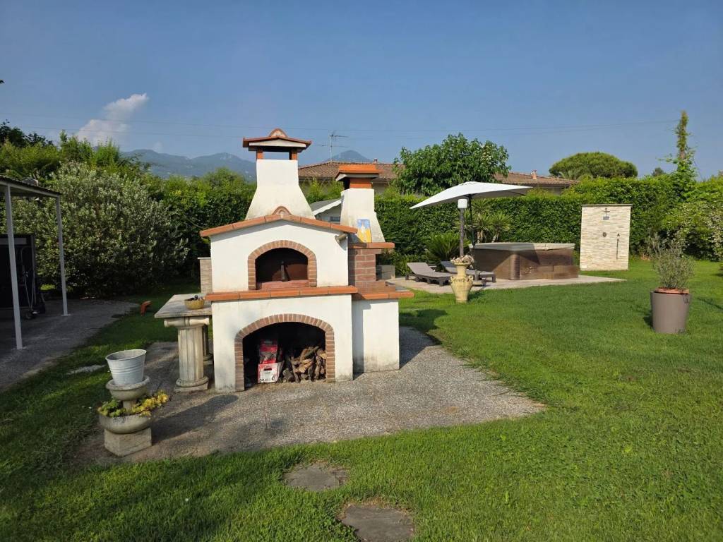 Villa a Pietrasanta in Via Tonfano - Foto 4