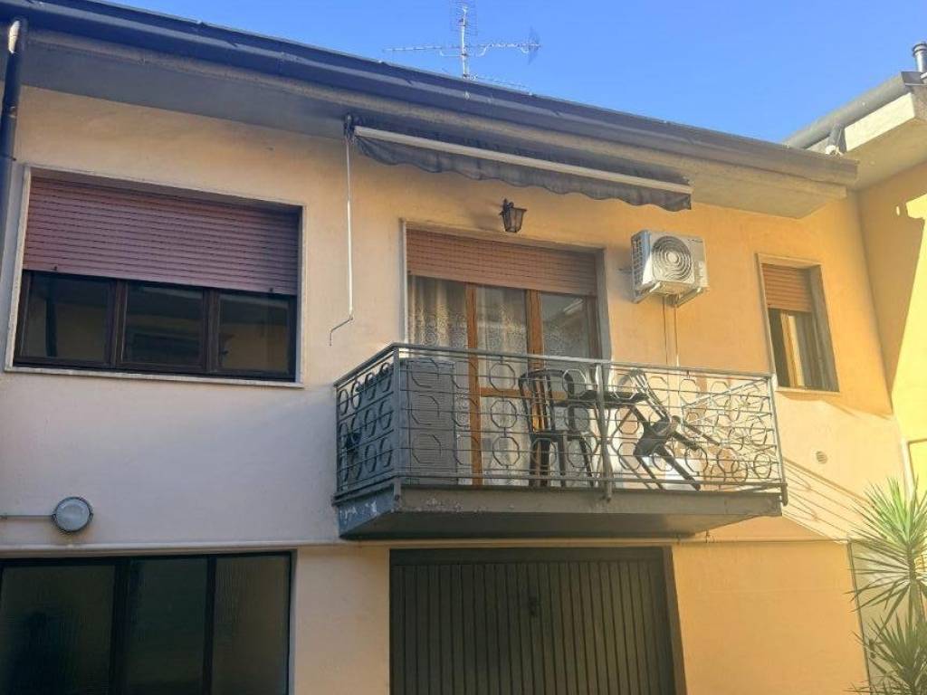 Appartamento a Lesmo in Via Caduti per la Patria, 23 - Foto 4