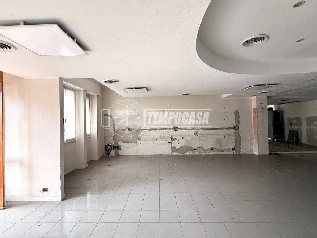 Appartamento a Lecco in Via Marco D'Oggiono - Foto 2