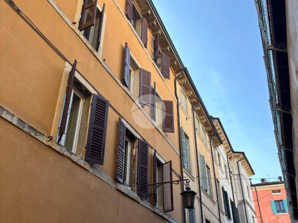 Palazzo / stabile a Verona in Corte Sgarzarie, 5 - Foto 4