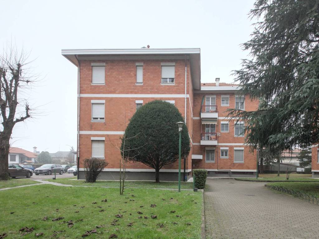 Appartamento a Parabiago in Via Francesco Petrarca, 43 - Foto 2