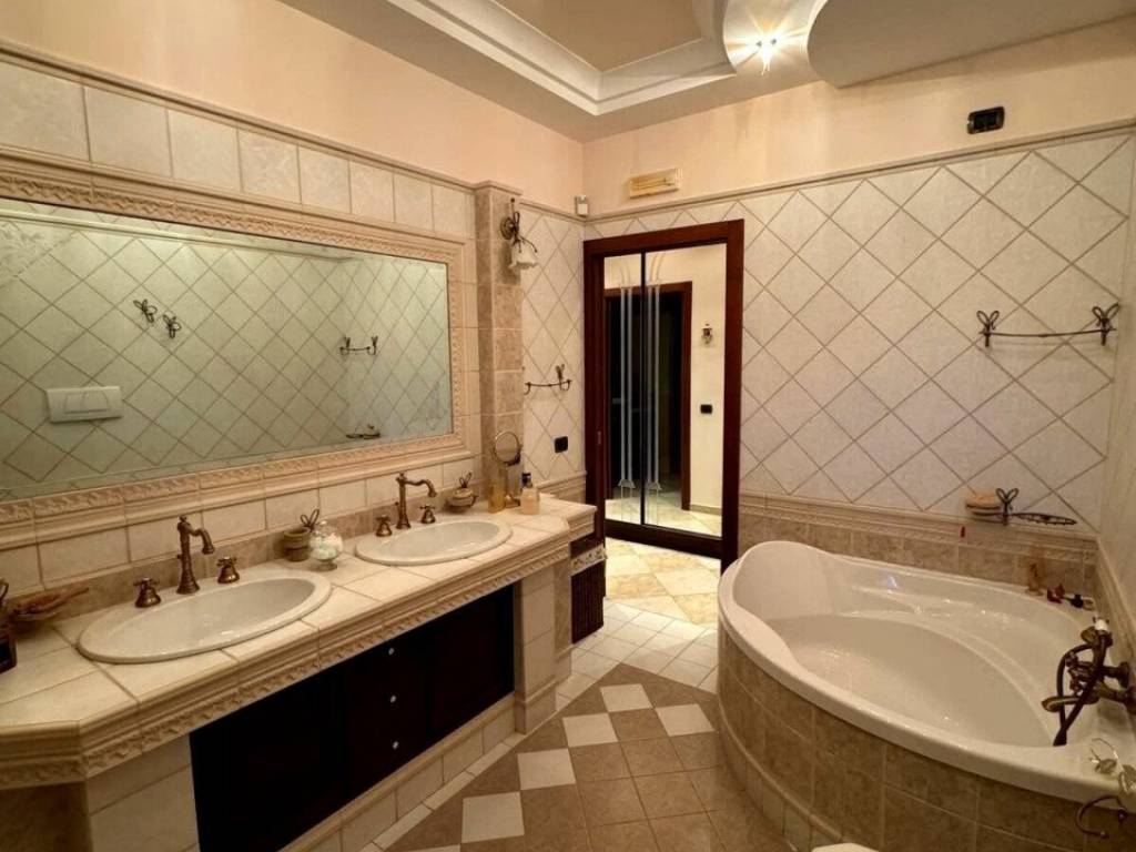 Villa a Crotone in Via dei Caprifogli, 1 - Foto 5