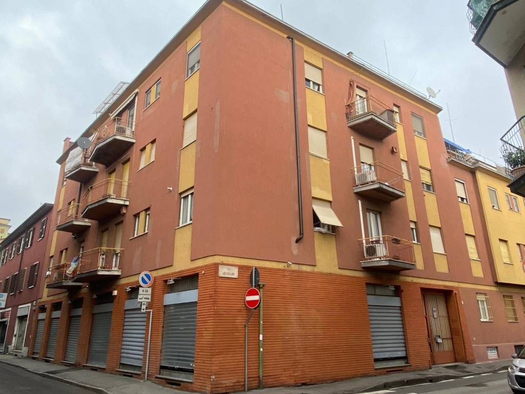 Appartamento a Corsico in Via degli Artigiani, 11 - Foto 2